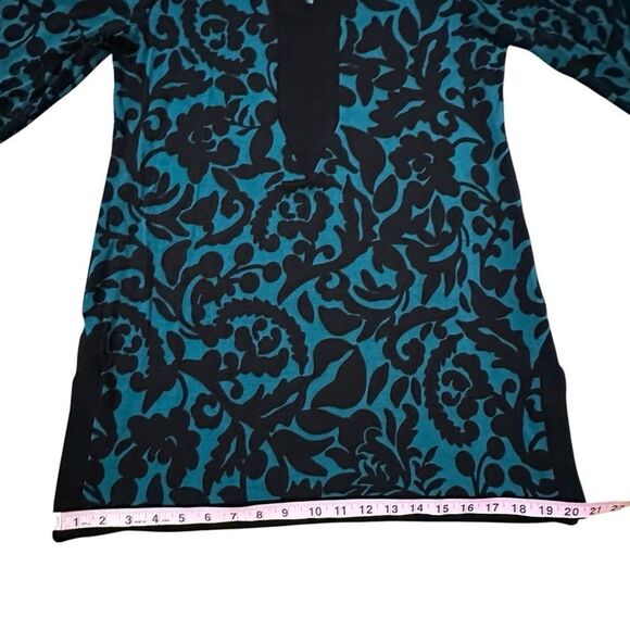 Chico’s ~ Women’s Green and black burnout tunic~ side slit hem ~ size 1/US M - Picture 7 of 11